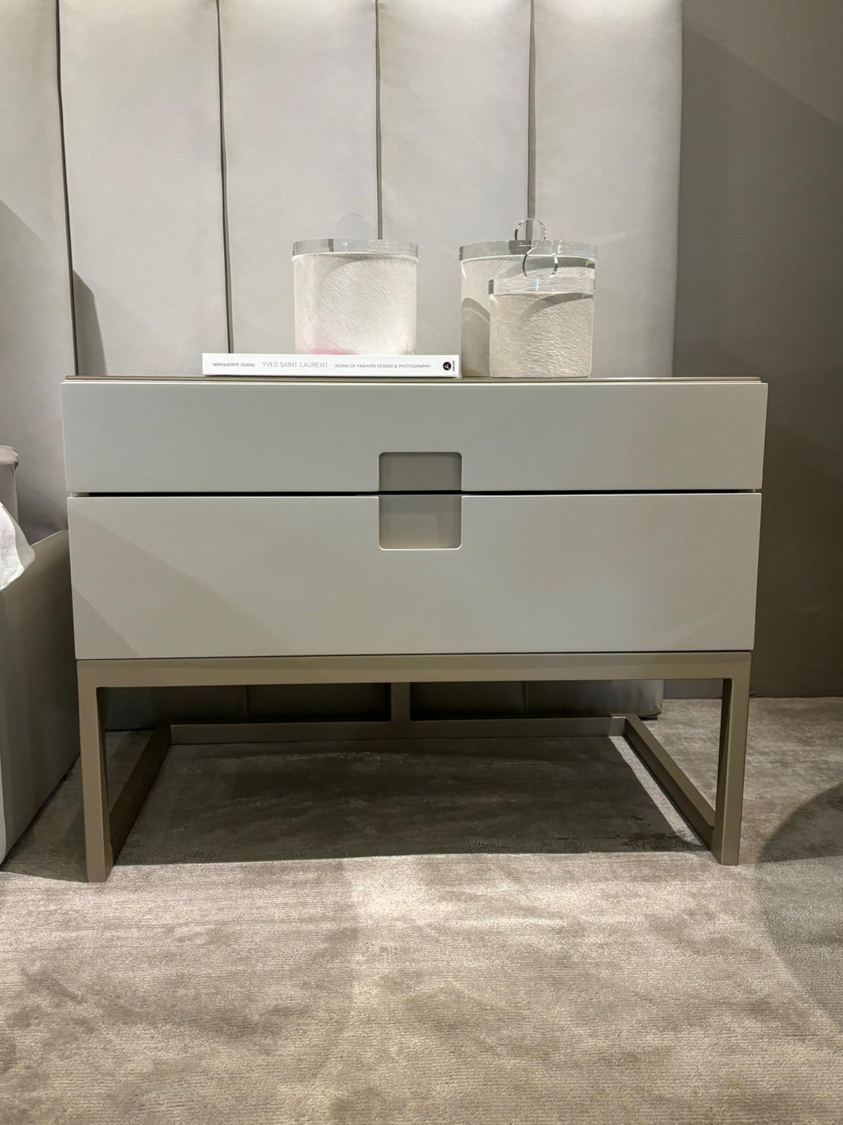 Mesa de Cabeceira Quattro